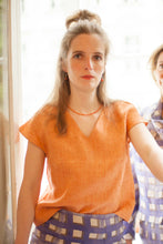 Laden Sie das Bild in den Galerie-Viewer, Orange Linen Shirt
