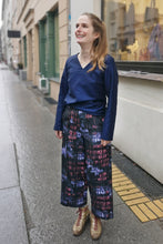 Laden Sie das Bild in den Galerie-Viewer, Bunte Biobauwolle Culottes CLARA KAESDORF