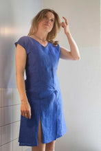 Laden Sie das Bild in den Galerie-Viewer, Blue Linen Dress Draping