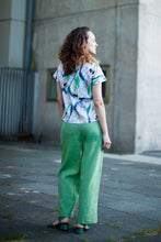 Laden Sie das Bild in den Galerie-Viewer, Kimono Top weiß mit Blumenmuster