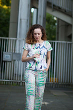 Laden Sie das Bild in den Galerie-Viewer, Kimono Top weiß mit Blumenmuster
