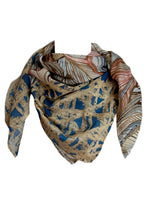 Laden Sie das Bild in den Galerie-Viewer, Tuch filigranes goldenes Muster