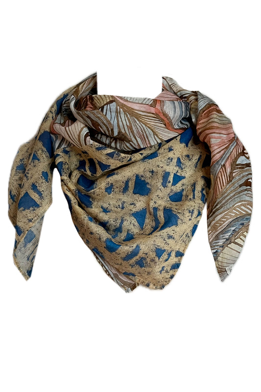 Tuch filigranes goldenes Muster