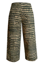 Laden Sie das Bild in den Galerie-Viewer, Culottes grün mit gold