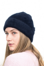 Laden Sie das Bild in den Galerie-Viewer, Angora Beanie Lil Different Colors Nada Quenzel