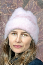 Laden Sie das Bild in den Galerie-Viewer, Angora Beanie Lil Different Colors Nada Quenzel