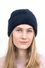 Laden Sie das Bild in den Galerie-Viewer, Angora Beanie Lil Different Colors Nada Quenzel