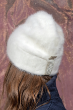 Laden Sie das Bild in den Galerie-Viewer, Angora Beanie Lil Different Colors Nada Quenzel