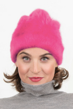 Laden Sie das Bild in den Galerie-Viewer, Angora Beanie Lil Different Colors Nada Quenzel