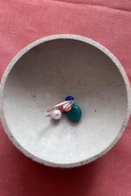 Laden Sie das Bild in den Galerie-Viewer, Ohrringe und Ring bunte Tropfen mit grün und blau - BEIRA