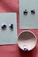 Laden Sie das Bild in den Galerie-Viewer, Ohrringe und Ring bunte Tropfen mit grün und blau - BEIRA