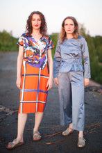 Laden Sie das Bild in den Galerie-Viewer, Kimono Kleid rot blaue Malerei