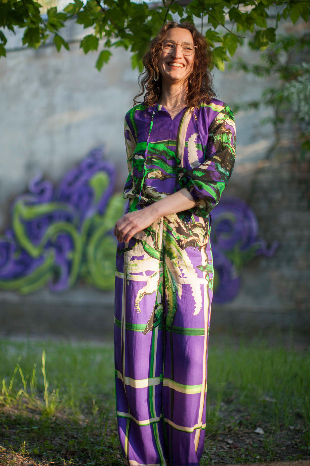 Marlenehose lila grüne Malerei