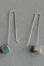 Laden Sie das Bild in den Galerie-Viewer, Cube Earrings Silver Alicia Huizar