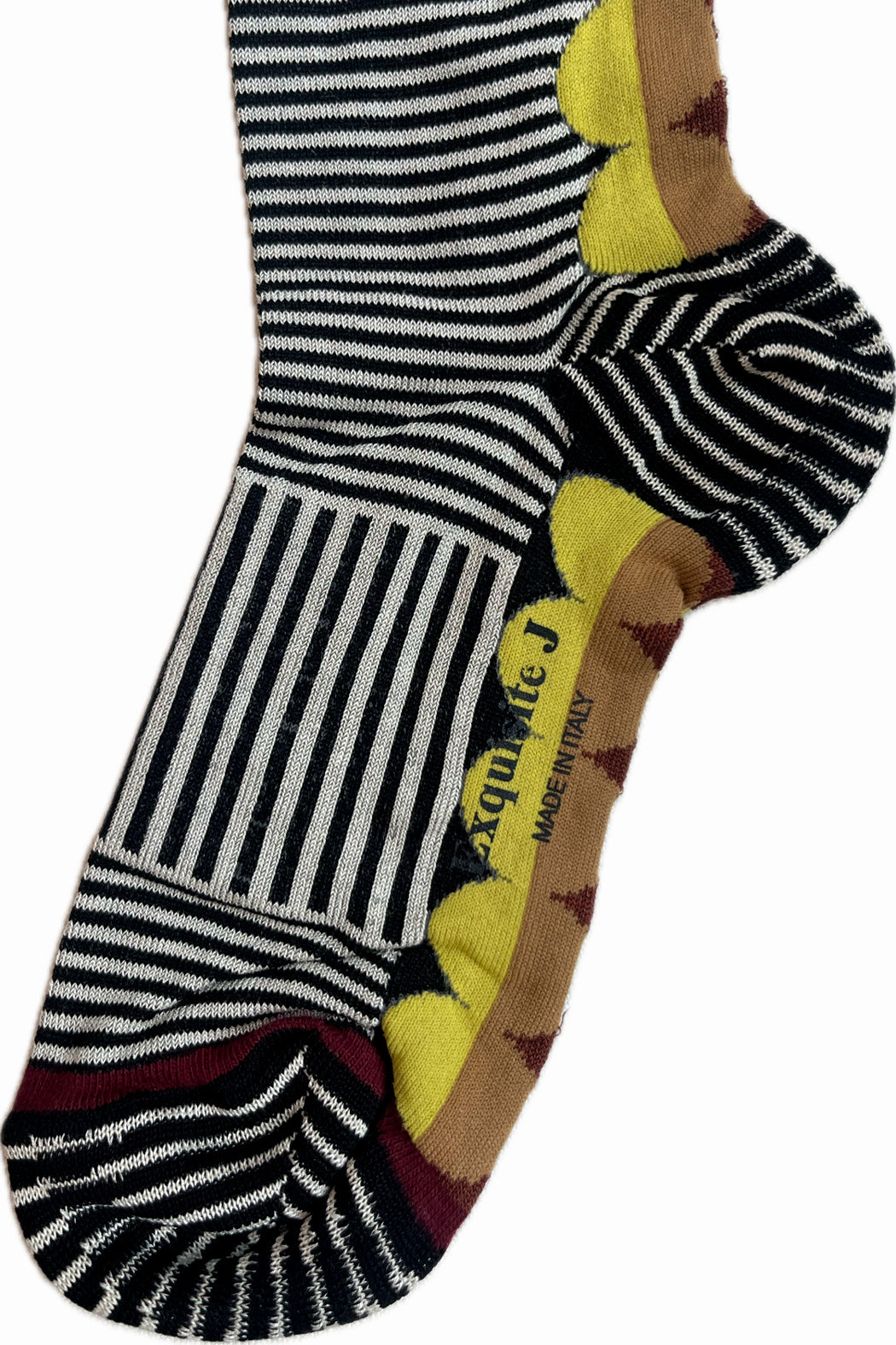 Ringelsocken und Kreise in Kontrastfarben - Exquisite J