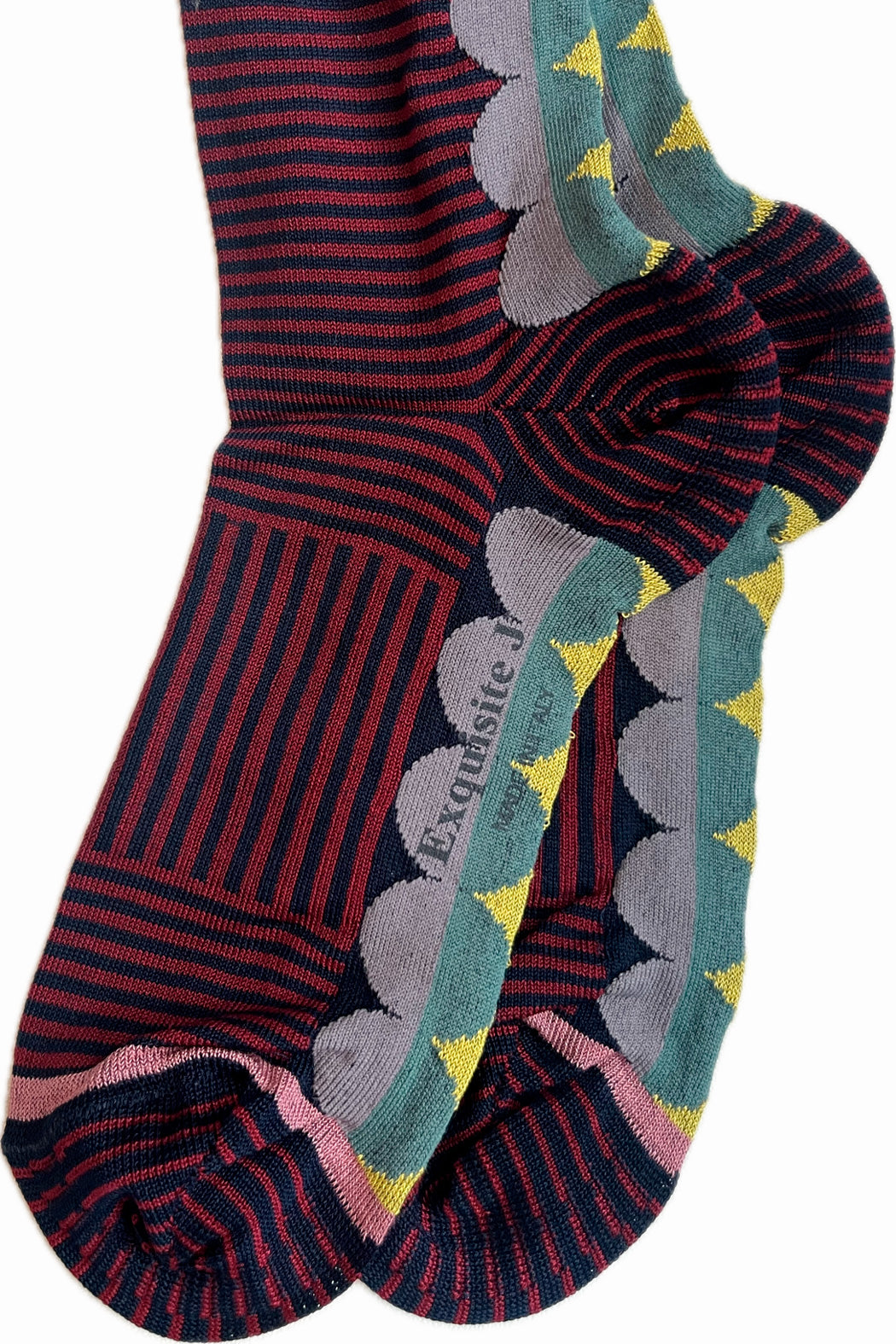 Ringelsocken und Kreise in Kontrastfarben - Exquisite J
