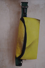 Laden Sie das Bild in den Galerie-Viewer, Crossbody Bag Mint and Yellow Fyksin