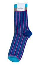 Laden Sie das Bild in den Galerie-Viewer, Gestreifte Socken blau, beige oder weiß Exquisite J