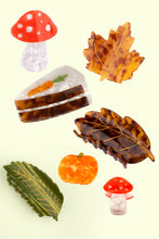 Laden Sie das Bild in den Galerie-Viewer, Herbsthaarspange Natur Coucou Suzette