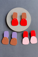 Laden Sie das Bild in den Galerie-Viewer, Color Blocking Earrings Red by Lisa Kroeber