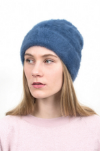 Laden Sie das Bild in den Galerie-Viewer, Angora Beanie Lil Different Colors Nada Quenzel