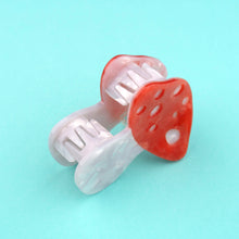 Laden Sie das Bild in den Galerie-Viewer, Herbsthaarspange Natur Coucou Suzette