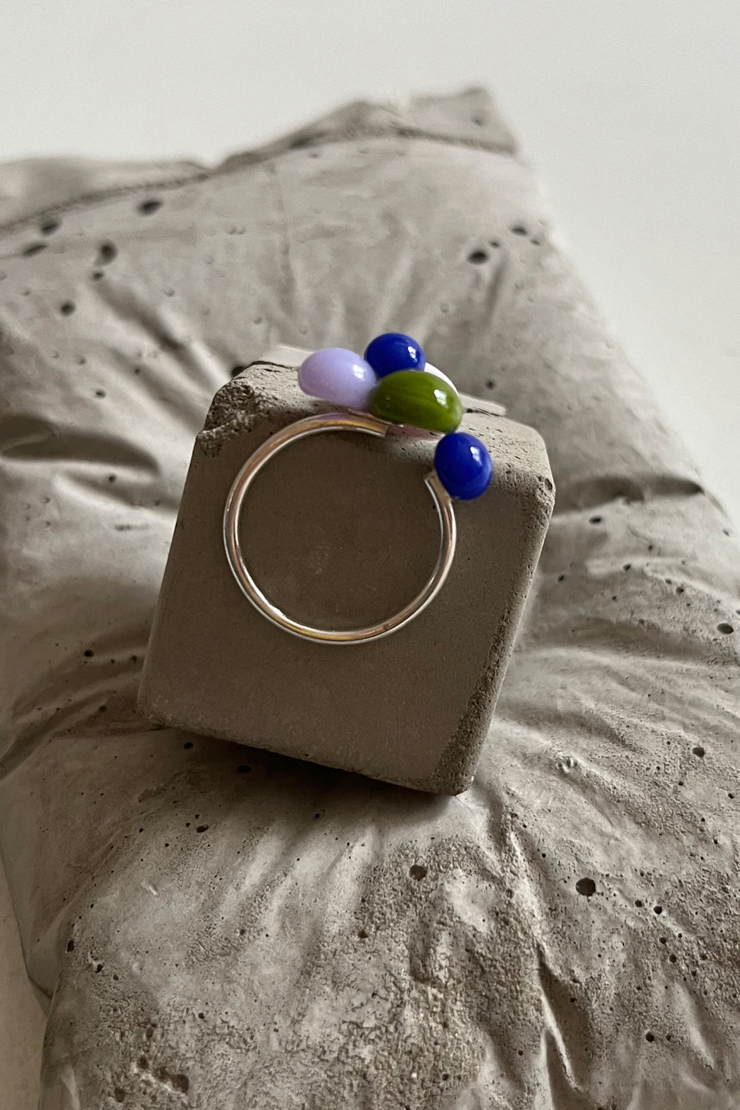 Ohrringe, Ring und Kette bunte Tropfen mit blau und gelb - BEIRA