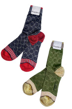 Laden Sie das Bild in den Galerie-Viewer, Gepunktete Socken grün oder grau Exquisite J