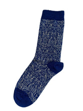 Laden Sie das Bild in den Galerie-Viewer, Wollstrümpfe DRIFT blau grün und lila gemustert WOLVIS