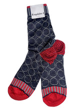 Laden Sie das Bild in den Galerie-Viewer, Gepunktete Socken grün oder grau Exquisite J