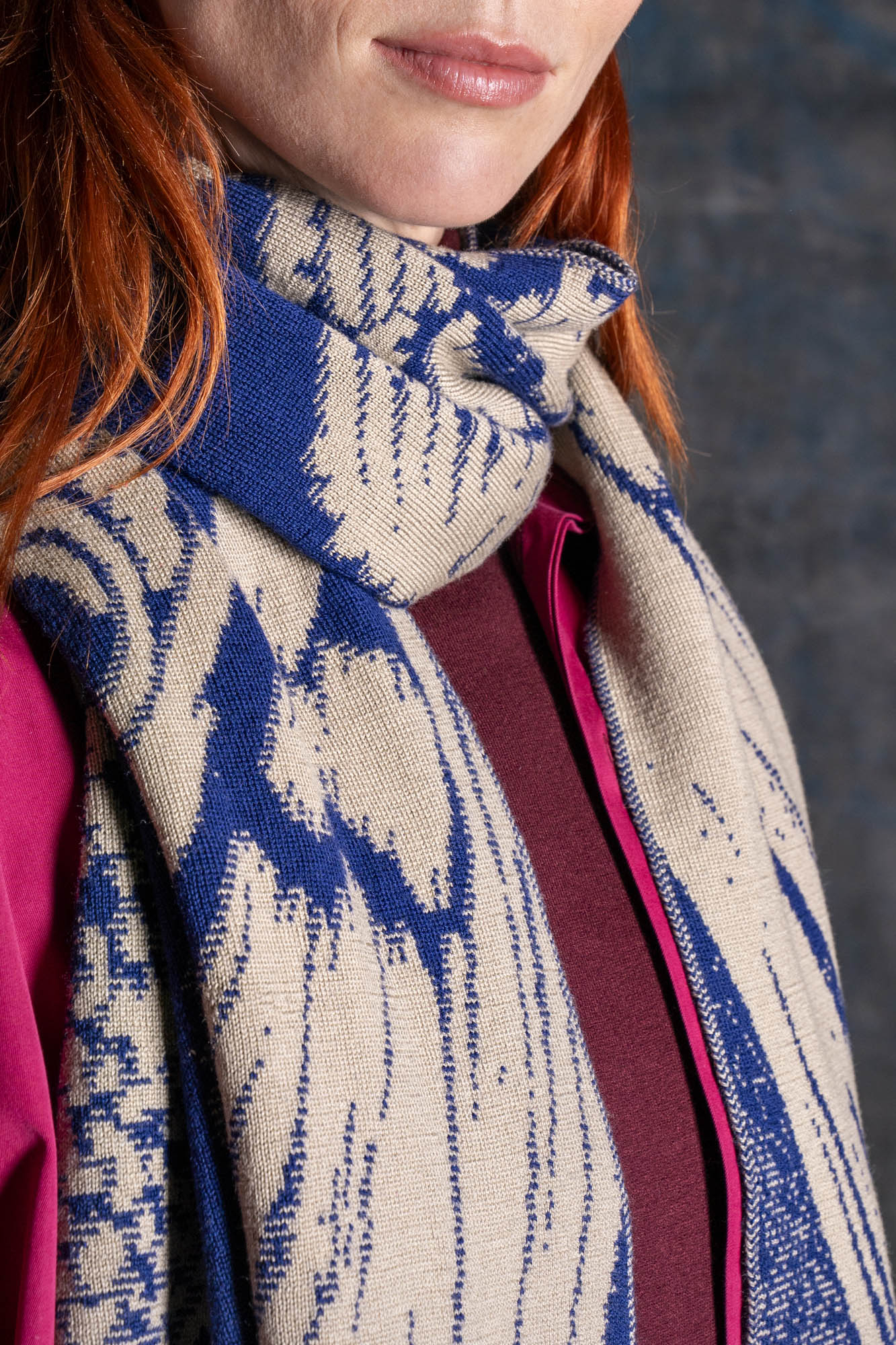 Wollschal AURATA midi indigo von WOLVIS