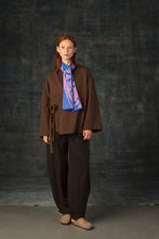 Laden Sie das Bild in den Galerie-Viewer, kleiner Wollschal AURATA mini Cobalt von WOLVIS