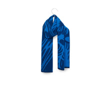 Laden Sie das Bild in den Galerie-Viewer, kleiner Wollschal CERURA mini ink von WOLVIS