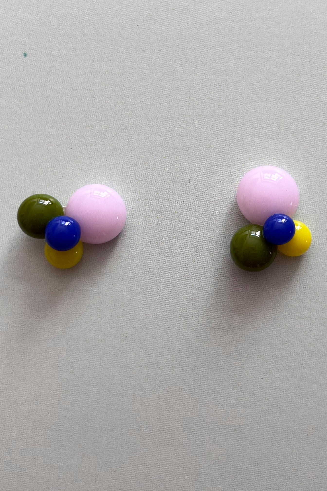 Ohrringe und Ring bunte Tropfen mit blau und gelb - BEIRA
