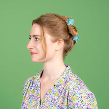 Laden Sie das Bild in den Galerie-Viewer, Blumenhaarspange klein Coucou Suzette