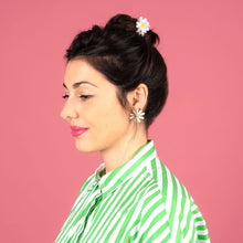 Laden Sie das Bild in den Galerie-Viewer, Blumenhaarspange klein Coucou Suzette