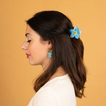 Laden Sie das Bild in den Galerie-Viewer, Haarspangen Blumen groß Coucou Suzette