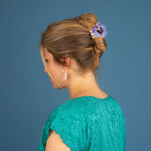Laden Sie das Bild in den Galerie-Viewer, Haarspangen Blumen groß Coucou Suzette