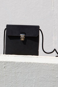 Umhängetasche schwarz verschiedene Formate - Pendular Pocket