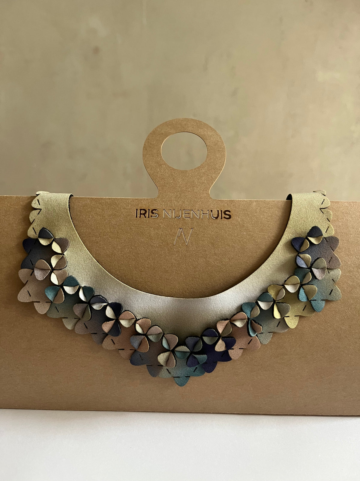 Kleiner Kragen verschiedene Farben - the basic uni - IRIS NIJENHUIS