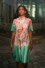 Laden Sie das Bild in den Galerie-Viewer, summer dress with red green gradient print