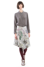 Laden Sie das Bild in den Galerie-Viewer, Skirt Modifiable Flower Grey