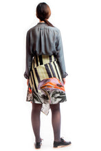 Laden Sie das Bild in den Galerie-Viewer, Asymmetric Skirt Printed