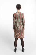 Laden Sie das Bild in den Galerie-Viewer, Dress with Leaf Print