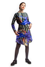 Laden Sie das Bild in den Galerie-Viewer, Adjustable Skirt Print Dark