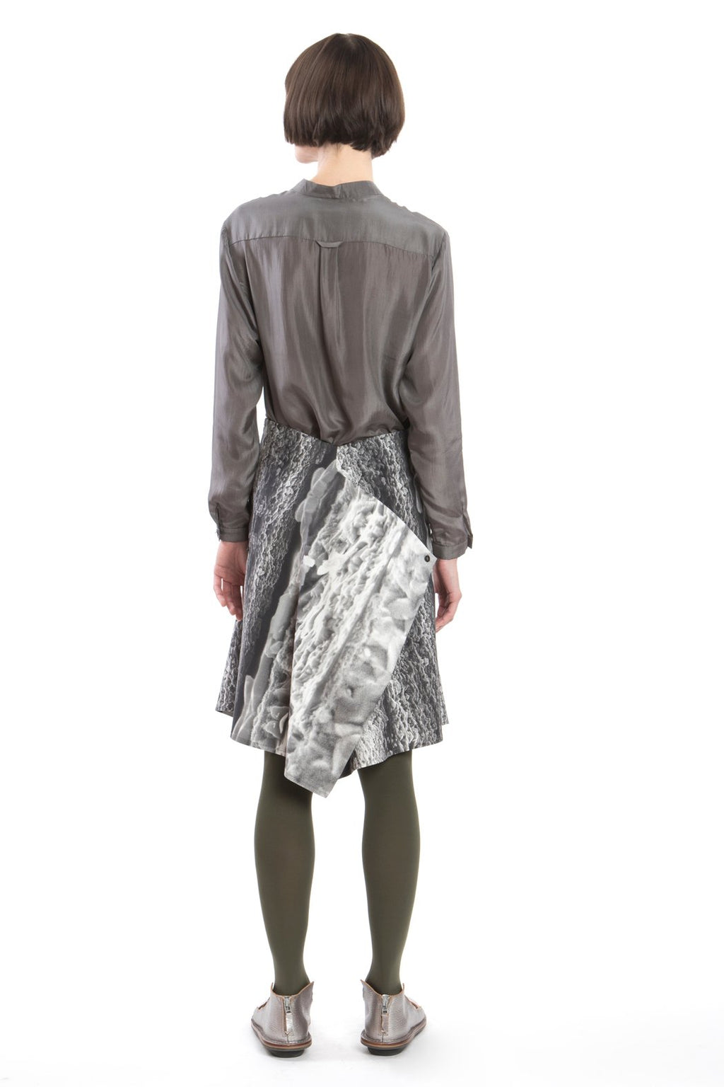 Skirt Modifiable Ice-Crystal