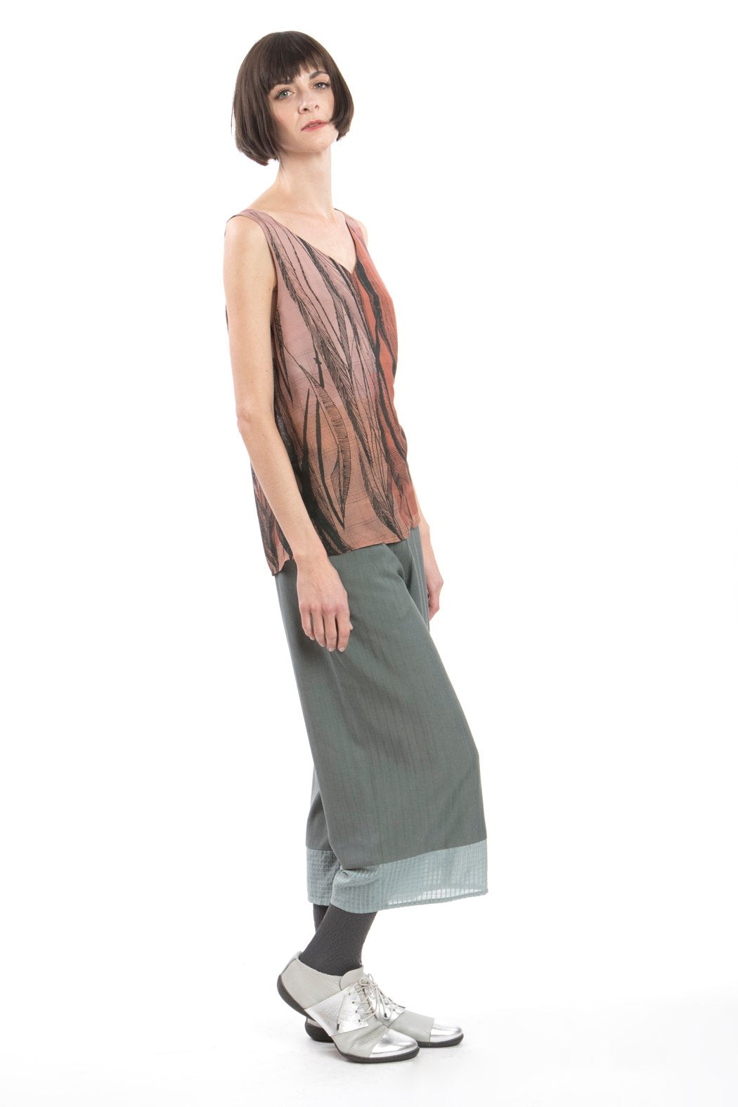 Top V-neck Top Feather Print Size XS