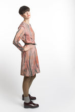 Laden Sie das Bild in den Galerie-Viewer, Dress with Feather Print