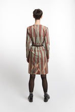 Laden Sie das Bild in den Galerie-Viewer, Dress with Leaf Print