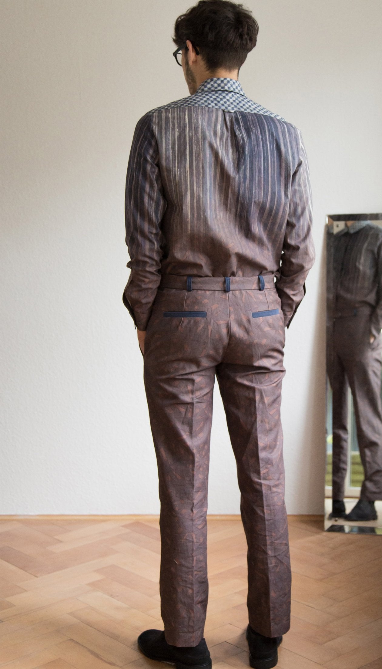 Shirt with gradient print in brown/grey